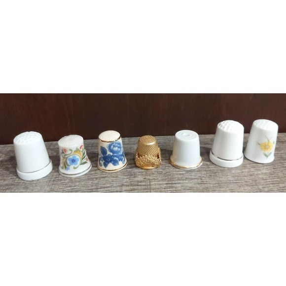 Thimbles Lot Of 7 Porcelain Metal Floral Koi Minnesota Zoo Japan Masons Windmill - Picture 2 of 6